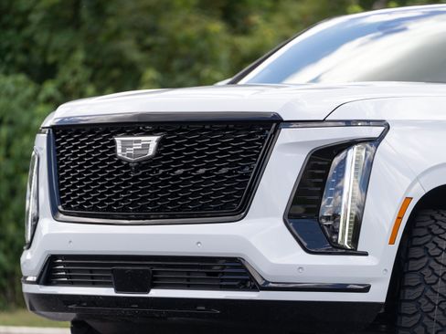 Used 2026 Cadillac Escalade Platinum Sport w/ LPO, ONYX Package AWD/4WD image 49