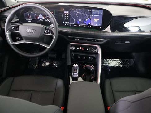 Used 2025 Audi Q5 Premium w/ Convenience Package image 25