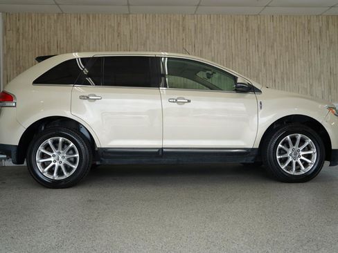 Used 2014 Lincoln MKX FWD w/ Equipment Group 102A image 6
