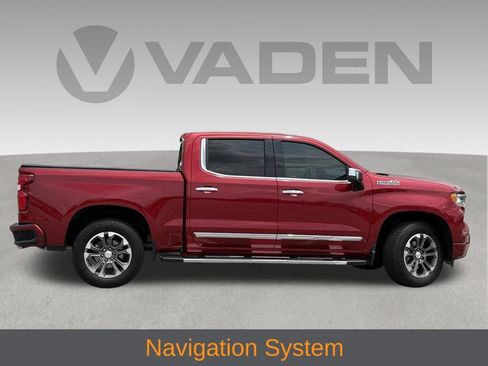 Used 2025 Chevrolet Silverado 1500 High Country w/ Z71 Off-Road Package AWD/4WD image 5