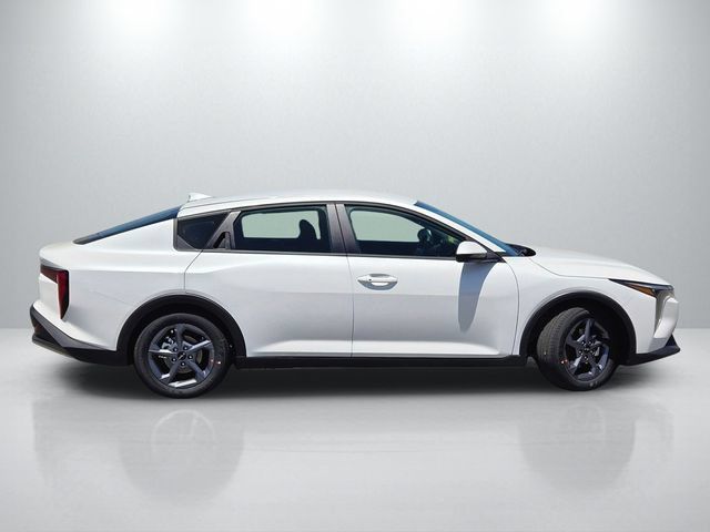 New 2026 Kia K4 FWD image 3