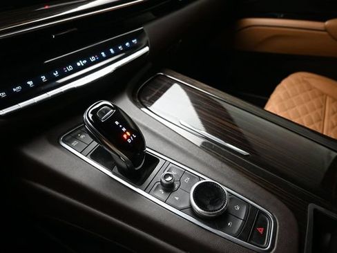 Used 2021 Cadillac Escalade Sport w/ LPO, Illumination Package AWD/4WD image 10