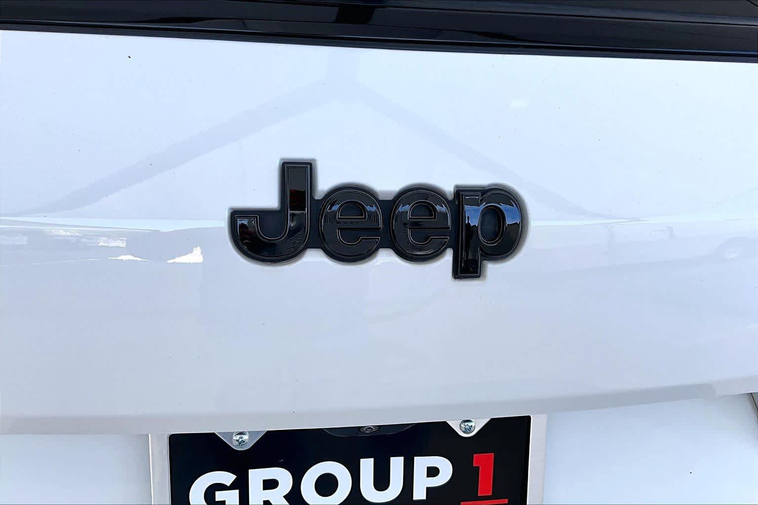 Used 2025 Jeep Grand Cherokee L Altitude RWD image 31