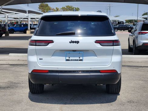 Used 2021 Jeep Grand Cherokee L Laredo RWD image 6
