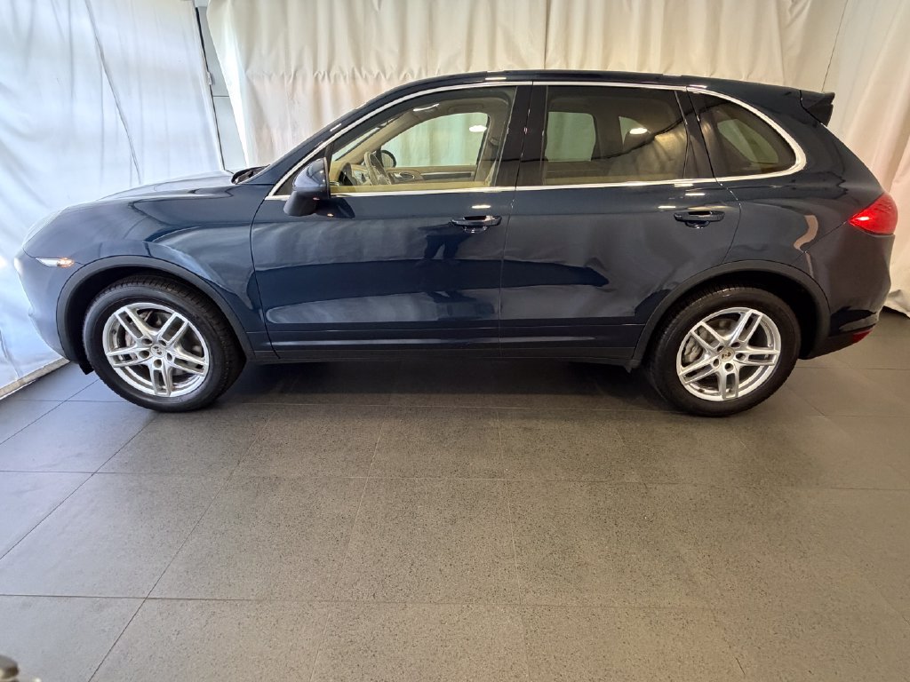 Used 2013 Porsche Cayenne S AWD/4WD image 2