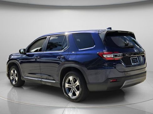 Used 2025 Honda Pilot EX-L image 8