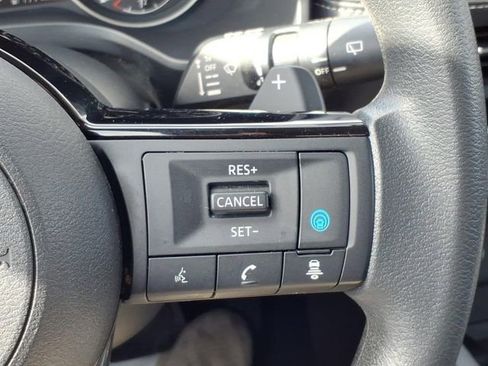 Used 2023 Nissan Rogue SV image 23