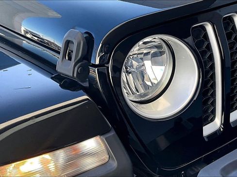 Used 2022 Jeep Gladiator Overland w/ Popular Equipment Package image 29