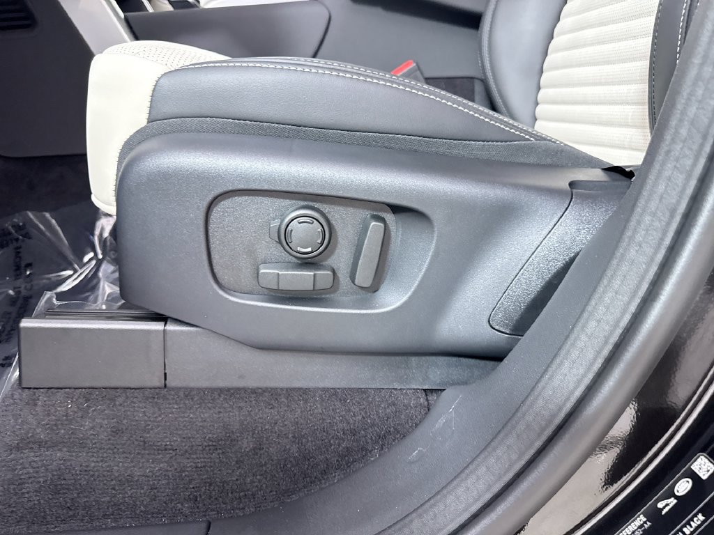 New 2026 Land Rover Discovery Dynamic SE AWD/4WD image 12