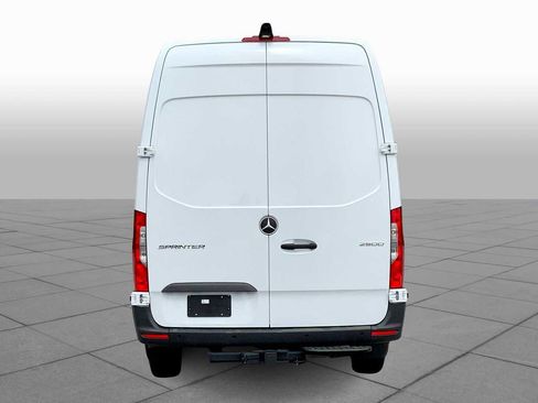 Used 2025 Mercedes-Benz Sprinter 2500 image 4