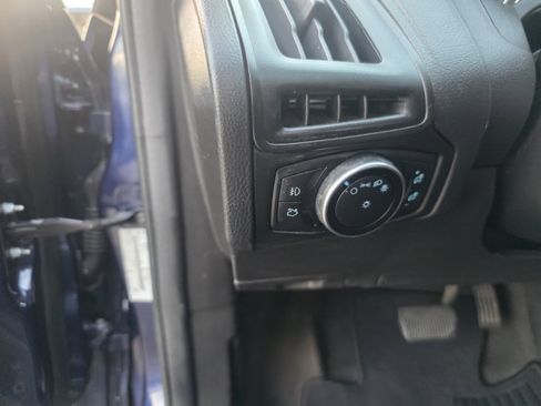 Used 2017 Ford Focus SEL w/ Cold Weather Package image 24