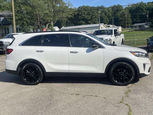 Used 2020 Kia Sorento S FWD image 2