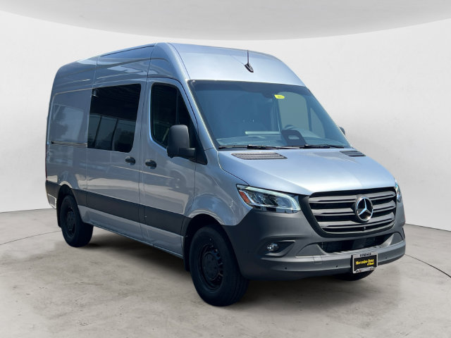 Used 2025 Mercedes-Benz Sprinter 2500 image 3