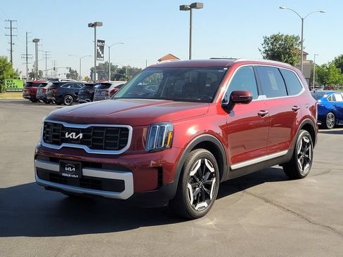 Certified 2024 Kia Telluride S w/ S Sunroof Package FWD image 10