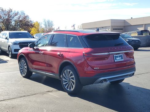 New 2025 Lincoln Corsair Reserve w/ Equipment Group 202A image 3