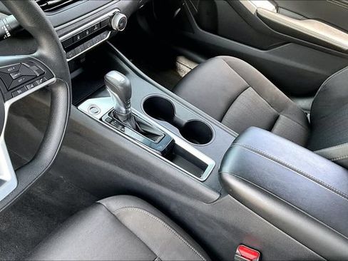 Used 2020 Nissan Altima 2.5 S FWD image 18