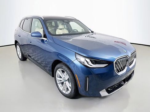 Used 2025 BMW X3 xDrive30i w/ Premium Package image 1