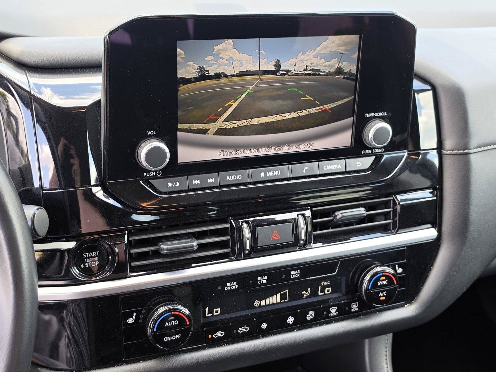 Used 2025 Nissan Pathfinder SV FWD image 11