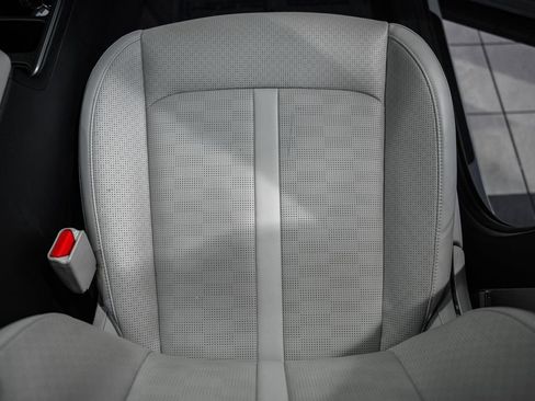 Used 2025 Kia Sorento S w/ Panoramic Sunroof Package image 34