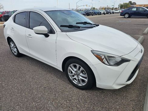 Used 2018 Toyota Yaris iA image 7