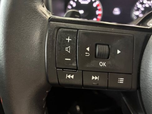 Used 2023 Nissan Rogue SV w/ SV Premium B Package FWD image 19
