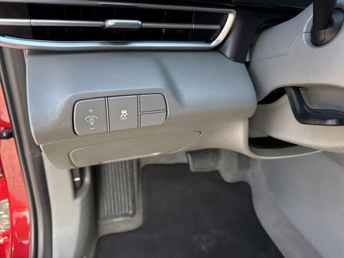 Used 2024 Hyundai Elantra SEL FWD image 16