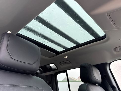 Used 2020 Land Rover Defender 110 HSE image 18