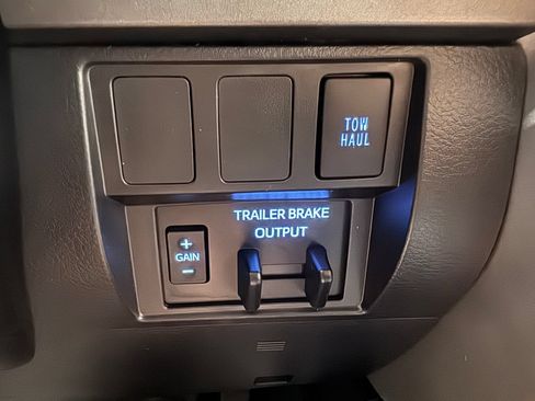 Used 2021 Toyota Tundra SR5 AWD/4WD image 36