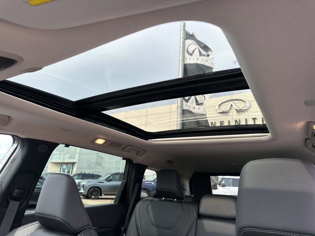Certified 2026 INFINITI QX60 Luxe w/ Cargo Package AWD/4WD image 7