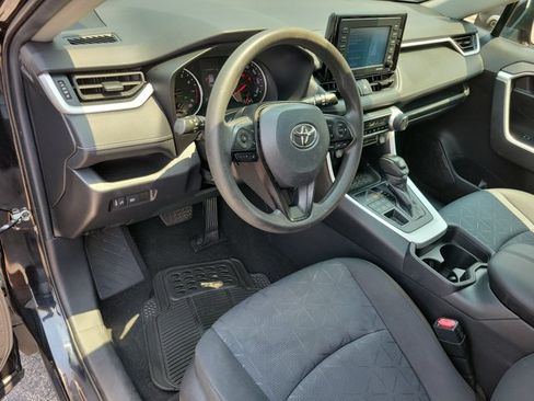 Used 2021 Toyota RAV4 XLE AWD/4WD image 4