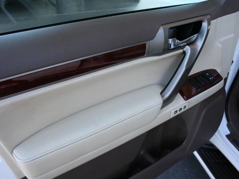 Used 2013 Lexus GX 460 w/ Convenience Pkg AWD/4WD image 16