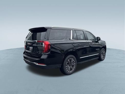 Used 2025 GMC Yukon Elevation AWD/4WD image 8