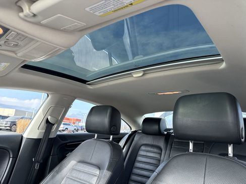 Used 2013 Volkswagen CC Executive image 22