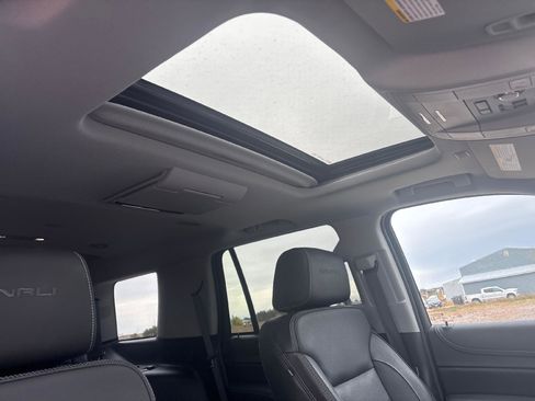 Used 2020 GMC Yukon Denali w/ Denali Premium Package image 36