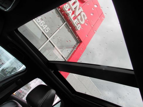 Used 2023 Chrysler 300 S RWD image 23