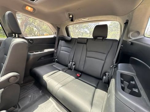 Used 2017 Honda Pilot Elite image 12