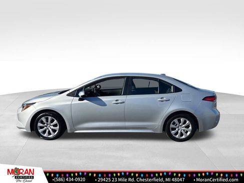 Used 2024 Toyota Corolla LE image 2