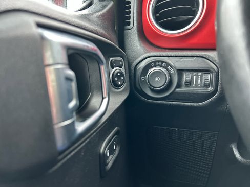 Used 2021 Jeep Wrangler Rubicon w/ Cold Weather Group image 24