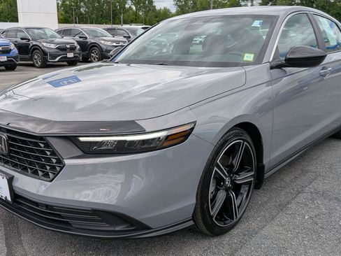 Certified 2025 Honda Accord Sport image 4