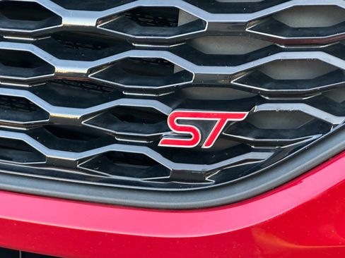 Used 2020 Ford Explorer ST w/ ST Street Pack image 16