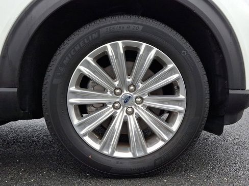 Certified 2022 Ford Explorer Limited w/ Hybrid Equipment Group 310A image 8