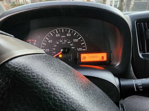 Used 2020 Nissan NV200 S image 39