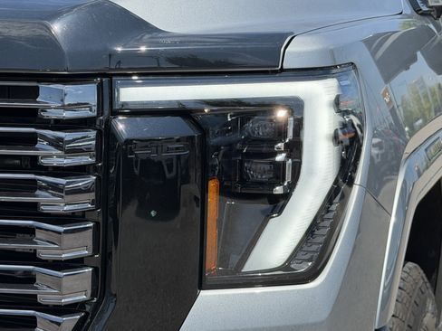 Used 2026 GMC Sierra 2500 Denali w/ Denali Reserve Package AWD/4WD image 6