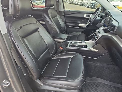 Used 2023 Ford Explorer XLT w/ Equipment Group 202A AWD/4WD image 12
