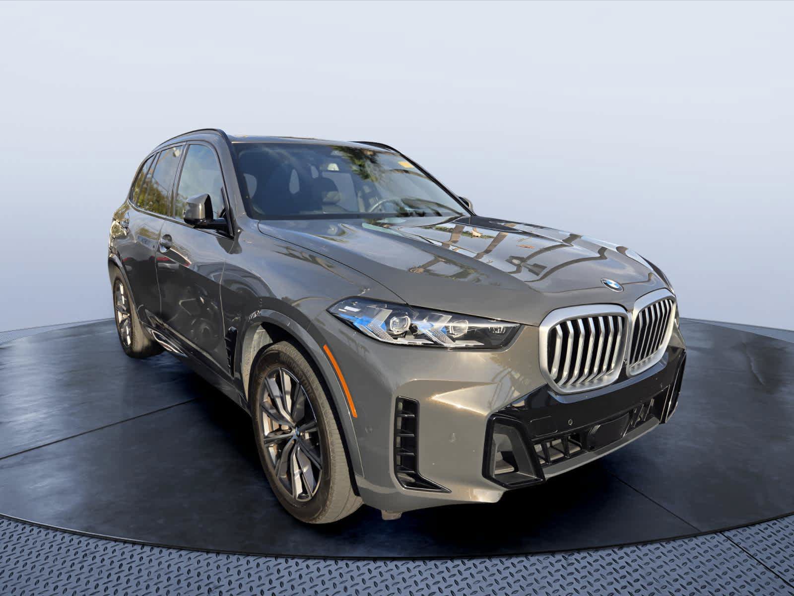 Used 2024 BMW X5 xDrive40i w/ Executive Package AWD/4WD image 1