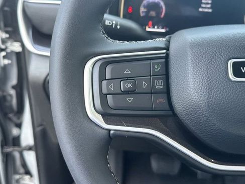 Used 2023 Jeep Wagoneer 4WD w/ Convenience Group I image 24