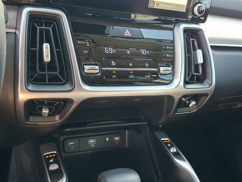 Used 2023 Kia Sorento S w/ Panoramic Sunroof Package AWD/4WD image 20