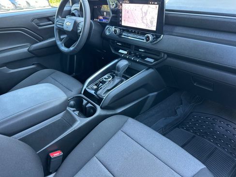 Used 2025 Chevrolet Colorado W/T AWD/4WD image 14