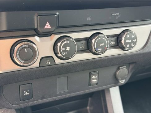 Used 2019 Toyota Tacoma SR5 image 13