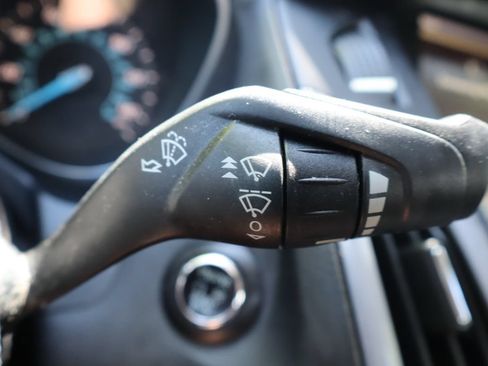 Used 2014 Ford Focus Titanium FWD image 32